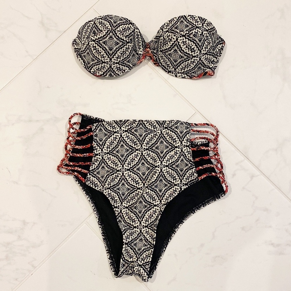 Abercrombie Twisted Strap Bandeau top in 34B and Strappy High-Rise Bottom in M.
